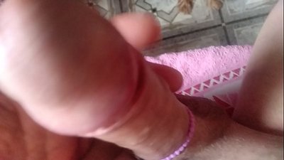 Játszik a farkammal és a kutyámmal velem.